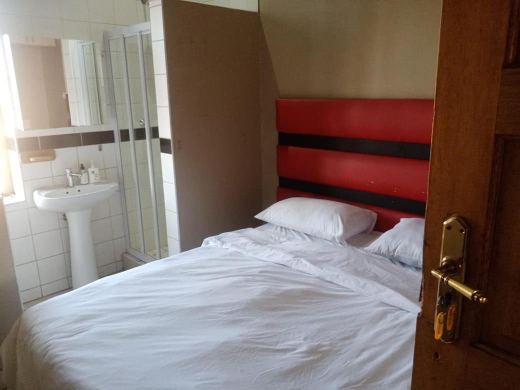 Ebony Guest House Pretoria Ngoại thất bức ảnh